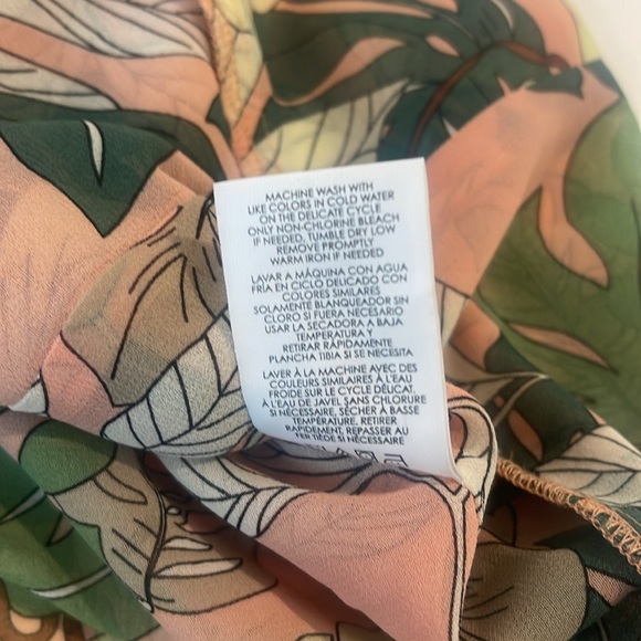 CAbi | #5351 Tropical Sleeveless Blouse Sz M - Picture 11 of 15